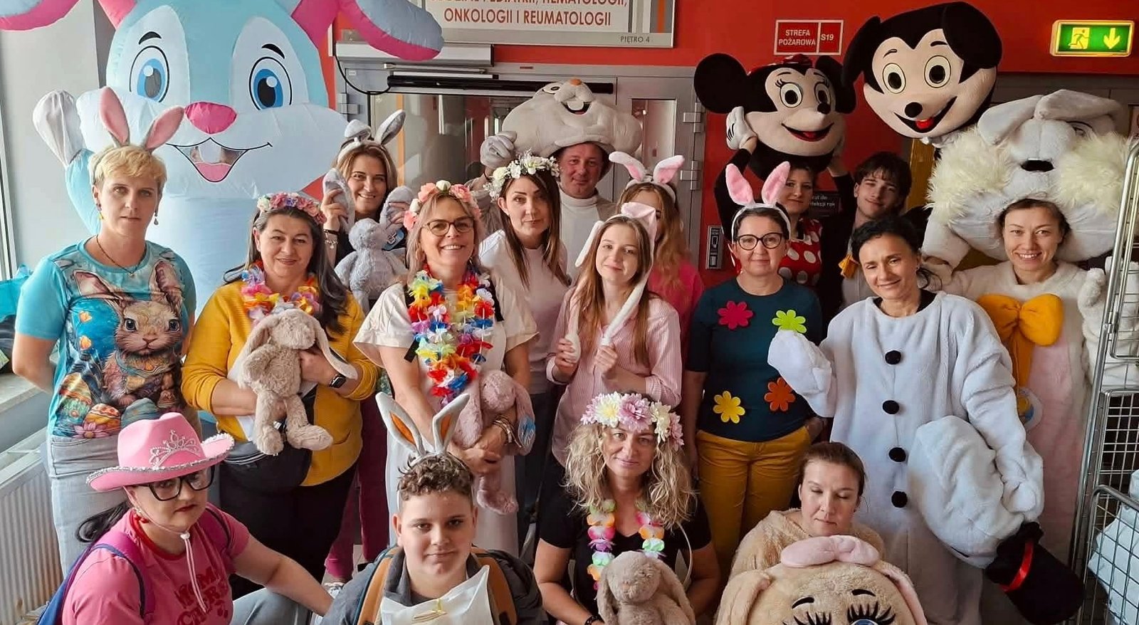 🐰 Łatwopomagające zające po oddziałach kicające! Wspominamy naszą marcową misję 🌷